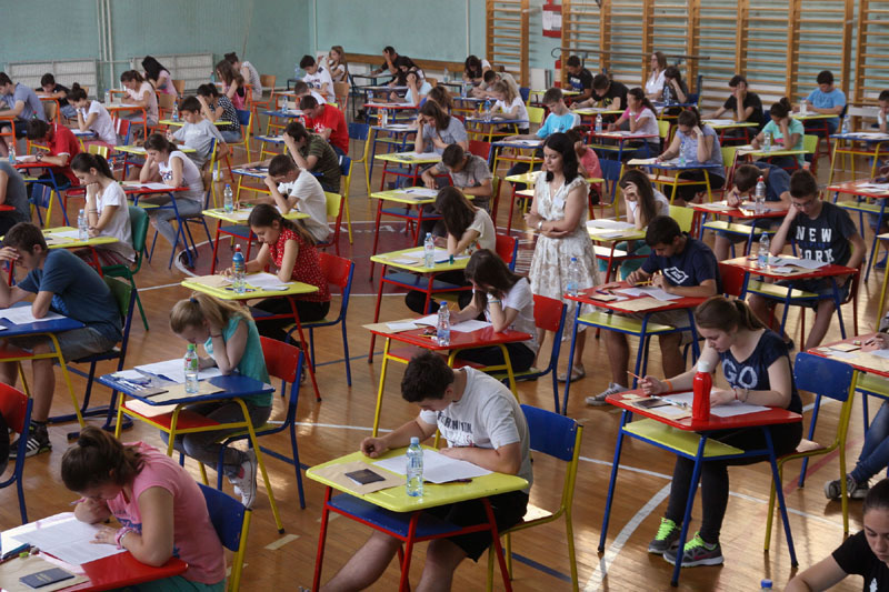 Матурски тестови на тајној локацији