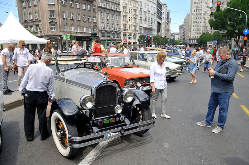 Олдтајмери на Теразијама