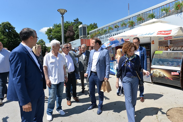 Отворен туристички комплекс око Авалског торња