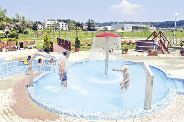 Држава части са још 20.000 ваучера