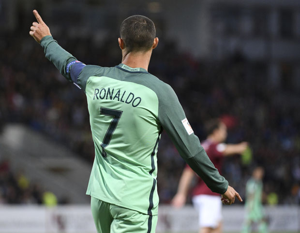 РОНАЛДУ ПРЕТИ ЗАТВОР: И Кристијано утаијио порез!