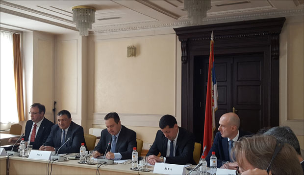 Дачић: Нећемо у војне савезе