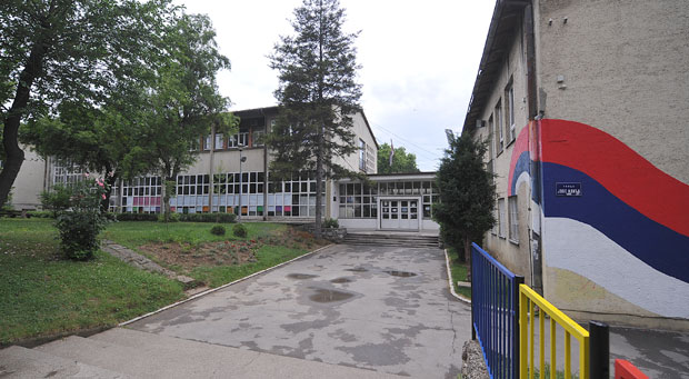 Рома претукли јер је носио српску заставу