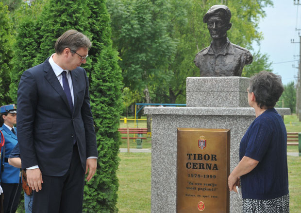 Србија враћа дуг херојима(ФОТО)