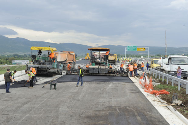 Жути картони за градитеље