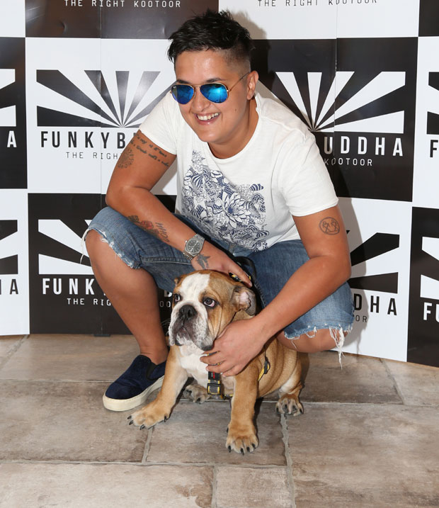 Марија Шерифовић на журки у пратњи  Хака