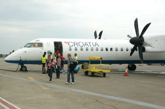 БУРА НА ЈАДРАНУ: Авиони преусмерени, забрана саобраћаја за камионе, аутобусе 