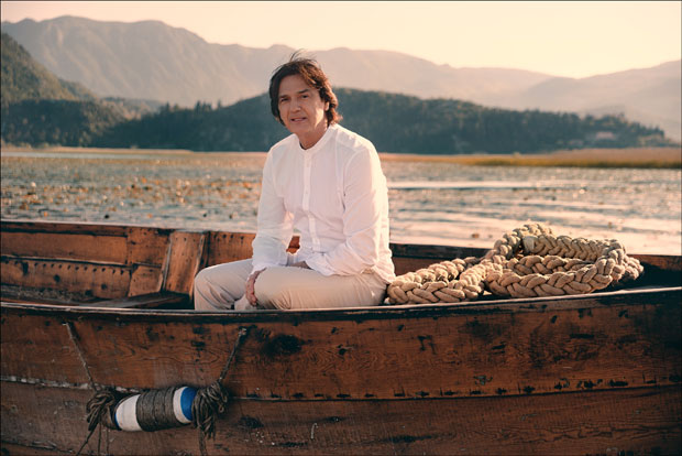 Чола пева на Дринској регати