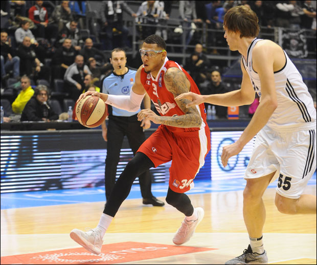 Ајзеа Остин у Кини 