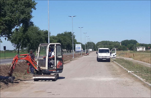 Странци нуде посао