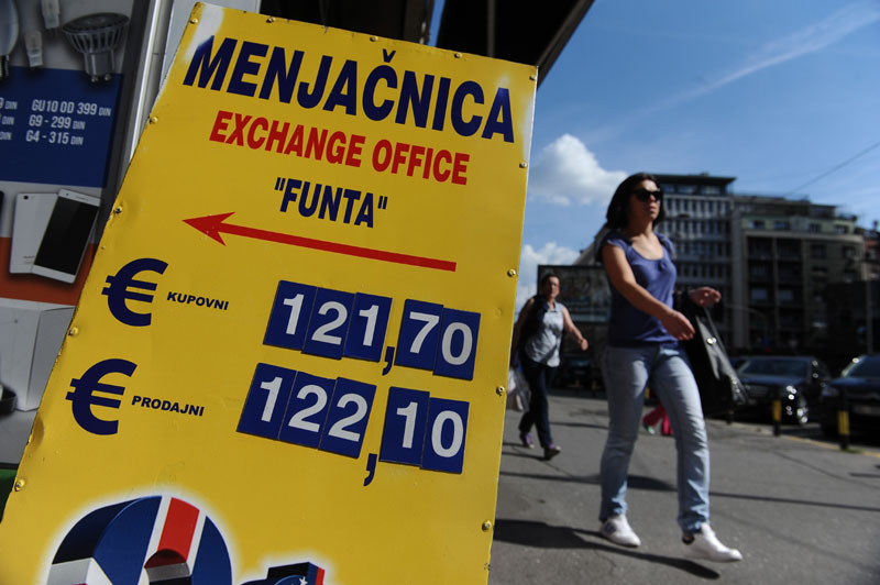 Лето поново јача динар