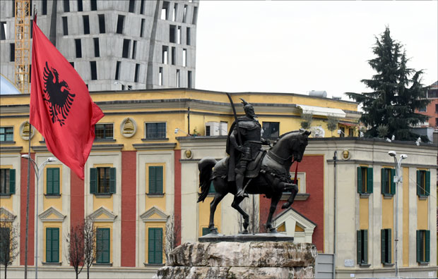 АМЕРИЧКИ МАГАЗИН УПОЗОРАВА: Покрет за формирање Велике Албаније расте, САД да се уздрже