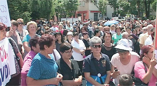 Бошњачка се игра са мајкама