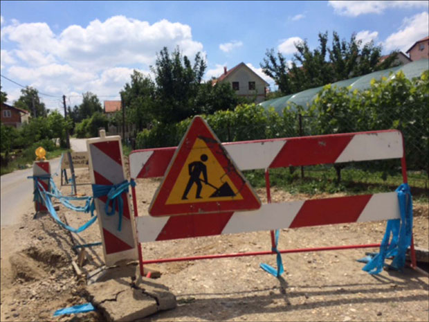 Лештане: Разровали улицу и заборавили?