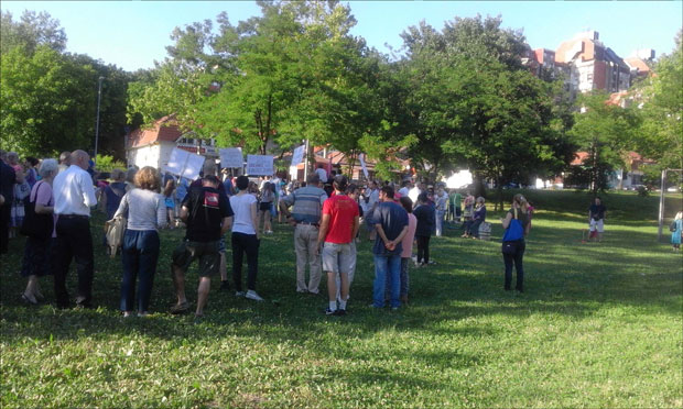 Грађани одложили продају парка на Бањици