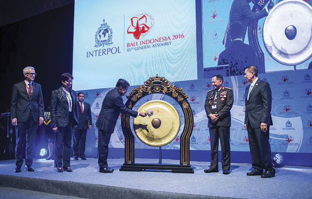 Приштини још бежи Интерпол