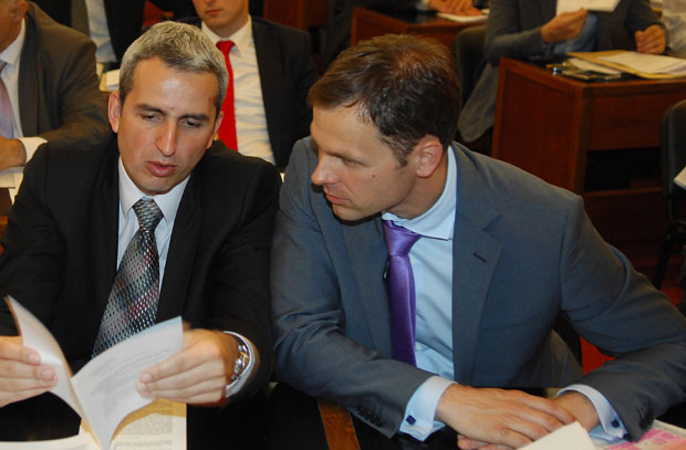 Синиша Мали даје оставку, кормило за Андреју Младеновића