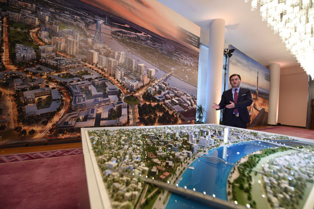 Званице наздрављају крај јатагана Хајдук Вељка