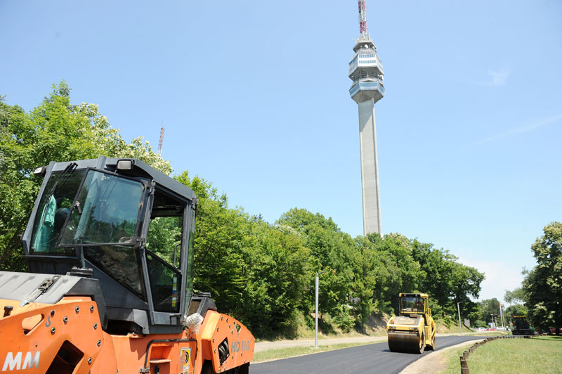 Узбрдо асфалт низбрдо џомбе