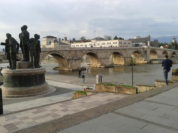 Заев претекао Груевског по рејтингу