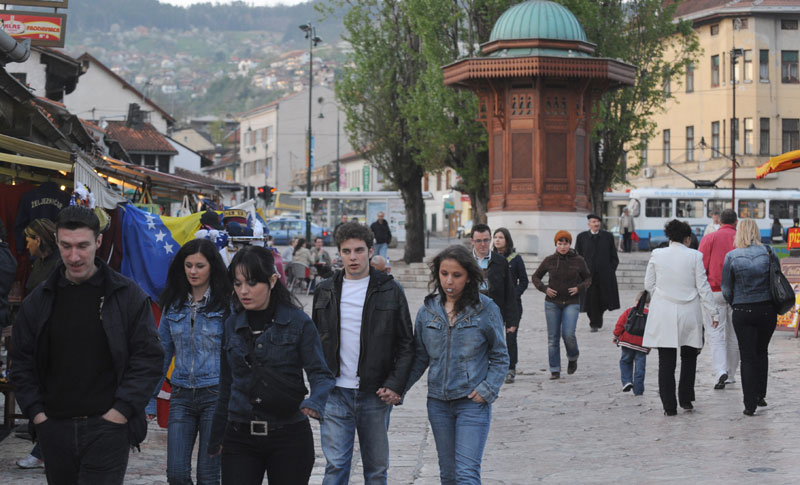 ИСТРАЖИВАЊЕ ПОКАЗАЛО: Бошњаци сматрају БиХ својом државом, Срби не
