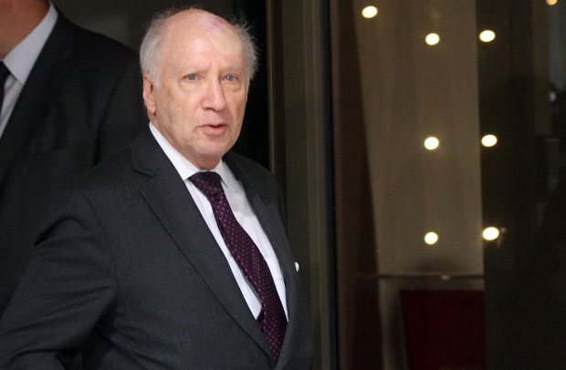 Американац одређује како ће се звати Македонија? 