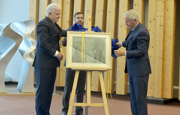 Премијер Црне Горе: Претње због уласка у Алијансу не престају