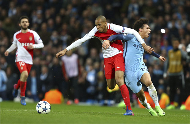 Фабињо уз Матића у Манчестер јунајтеду