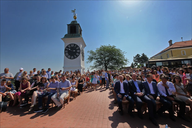 Уручене Видовданске награде најбољим ученицима (ФОТО)