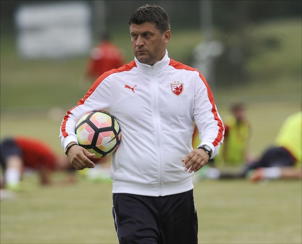 Милојевић: Повели смо на време, задовољан сам игром; Тедеско: Тешко са десеторицом