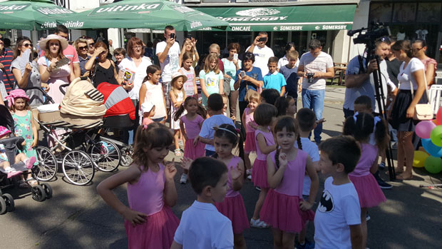 Конференције беба у РС: Најмлађи освојили власт