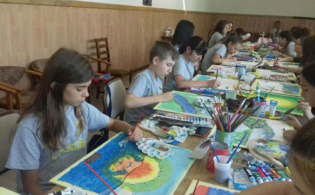 Оловком и кичицом на крилима маште