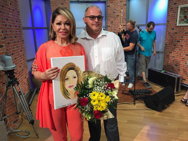 Неда Украден у Румунији: Од полицијске пратње, до цвећа и поклона