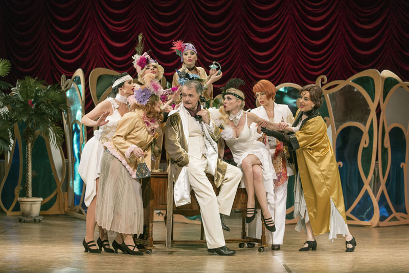 Фантом стиже на Теразије