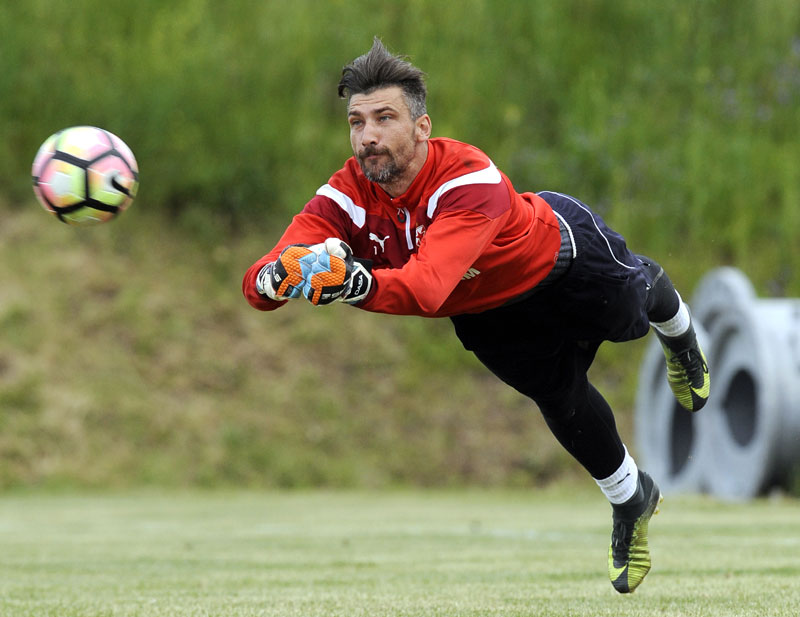 Кахриман на мети Омоније