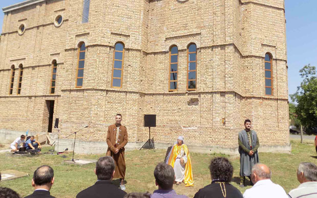 На тврђави прва клапа