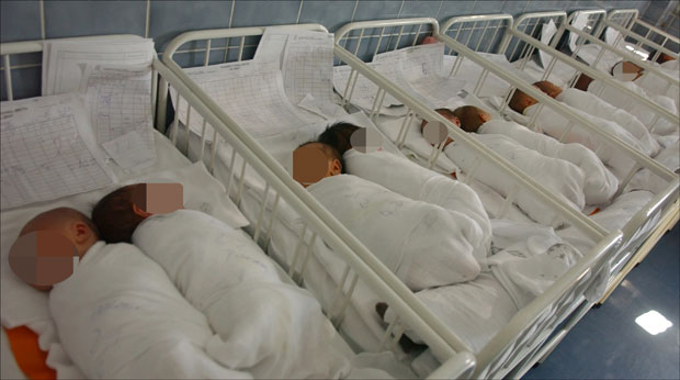 Француски Интерпол трага за несталим српским бебама