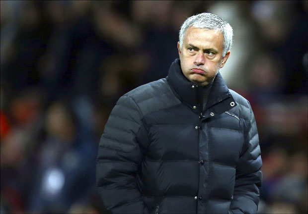 МУРИЊО ЉУТ НА УПРАВУ ЈУНАЈТЕДА: Где су ми Матић и Мората?!