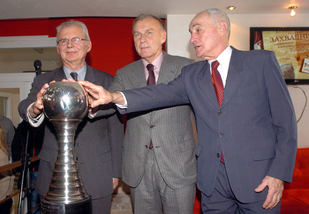 ВЕТЕРАНИ ЗВЕЗДЕ ПРОЗВАЛИ КОМШИЈЕ: Идол вам Вокри, а председник Туђман