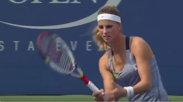 МИНЕЛА ПРИВЛАЧИ ПАЖЊУ НА ВИМБЛДОНУ: Луксембуржанка игра у петом месецу трудноће