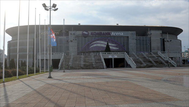 Арена и даље чека партнера