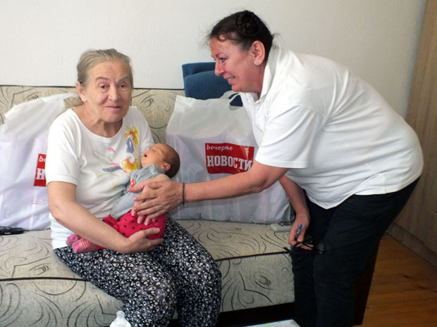 ФОНД ХУМАНОСТИ УРУЧИО ПОМОЋ ХРАБРОЈ ПОРОДИЉИ: Уз добре људе све ће нам бити лакше