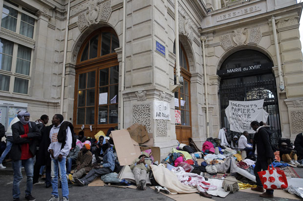 „ЗАЈЕДНИШТВО” У ЕВРОПИ: Француска мами мигранте док их Италија зауставља