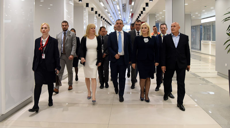 Купци меркају аеродром Никола Тесла 