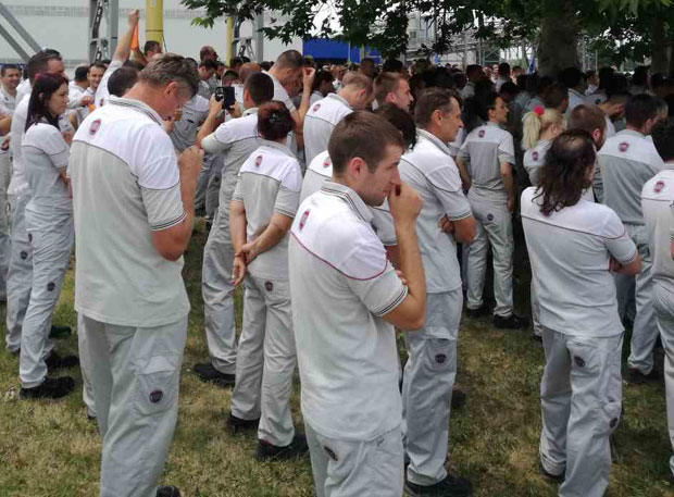 Премијерка посредује у решењу за Фијат