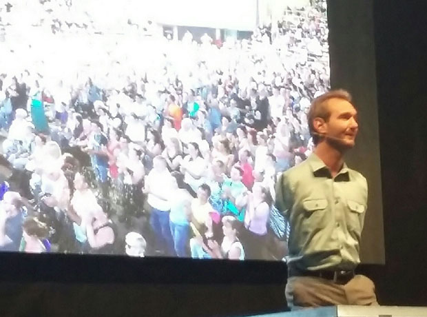 Ник Вујичић у Суботици: Сањам српску реч