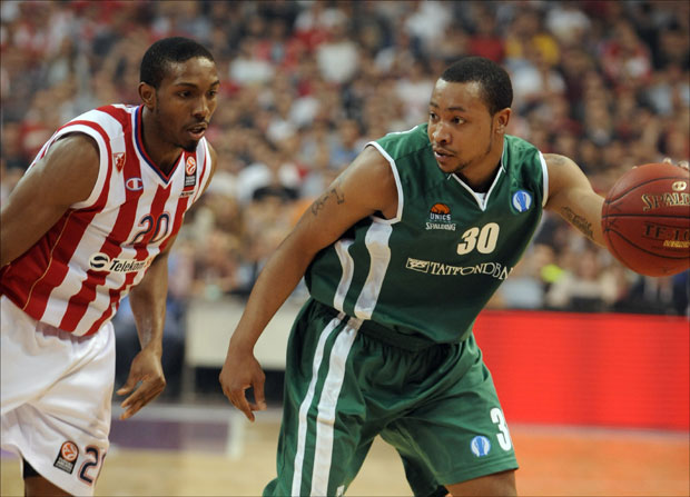 Гаудлок појачао Армани