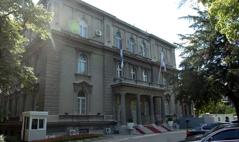 Шефу државе мања плата