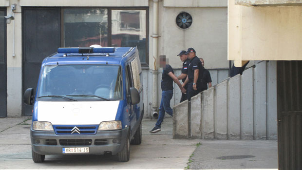 Оптужнице за убиство мајке и убиство комшије