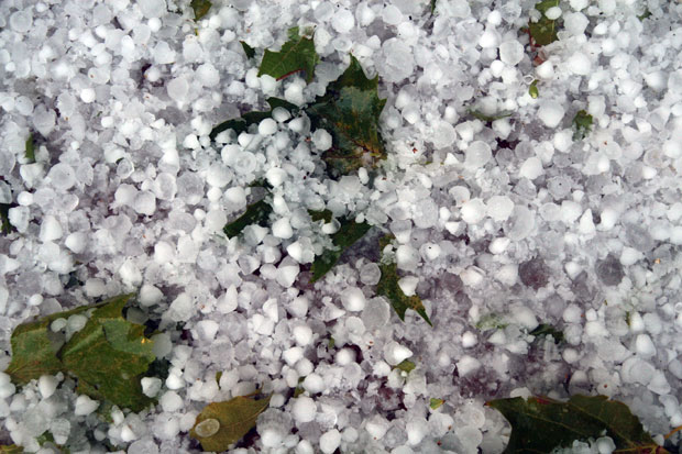 Хрватску захватило невреме, падао град величине пинг-понга